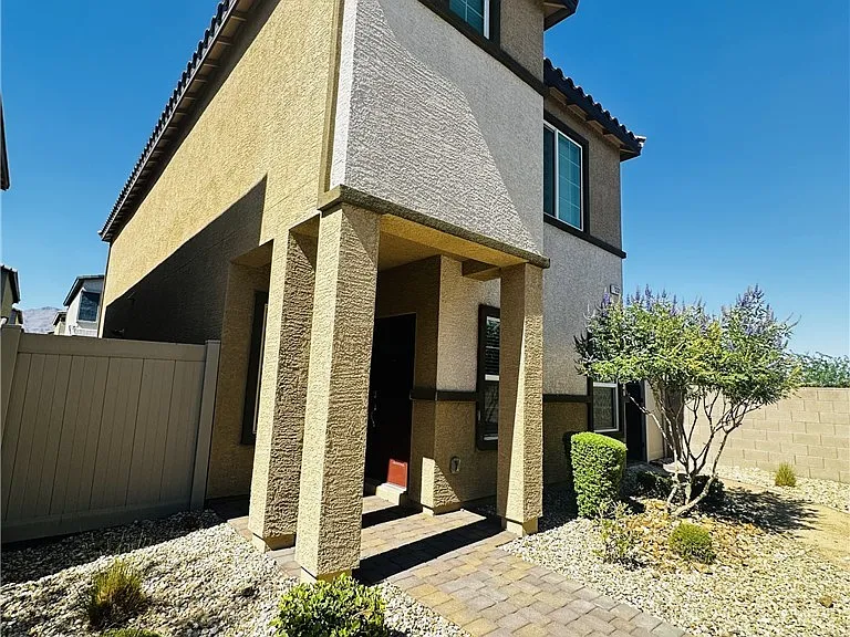 7331 Sunray Point St — Photo 15