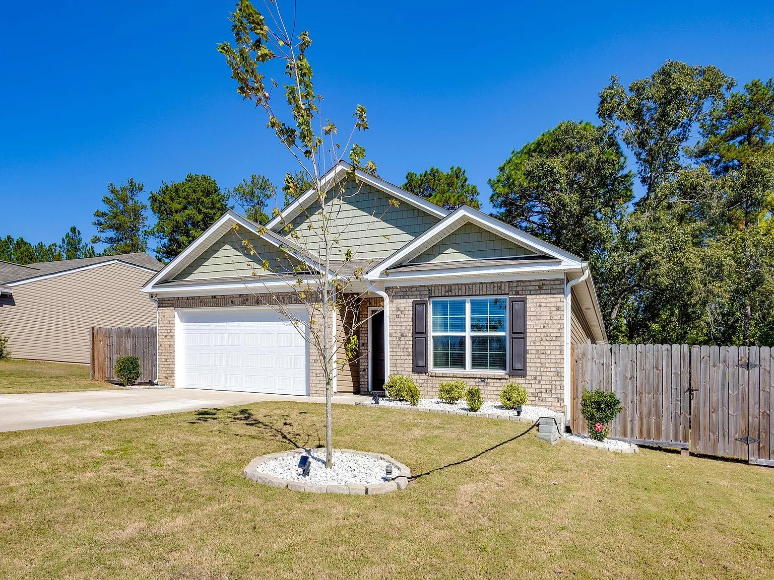 4 bed, 1764 sqft, $2,500 — Photo 3