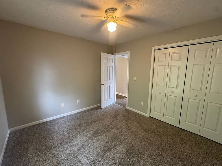 7002 Oak Side Ct — Photo 26