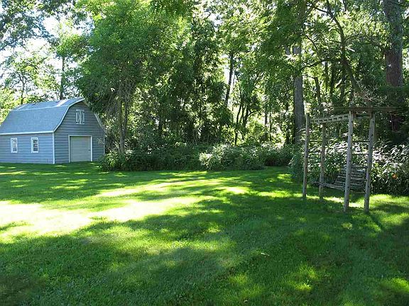 Rear shed with loft storage!