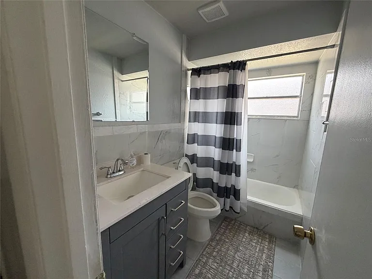 2262 Menomonee Ct — Photo 7