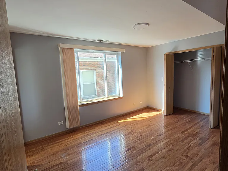 9304 S Paxton Ave #2 — Photo 5