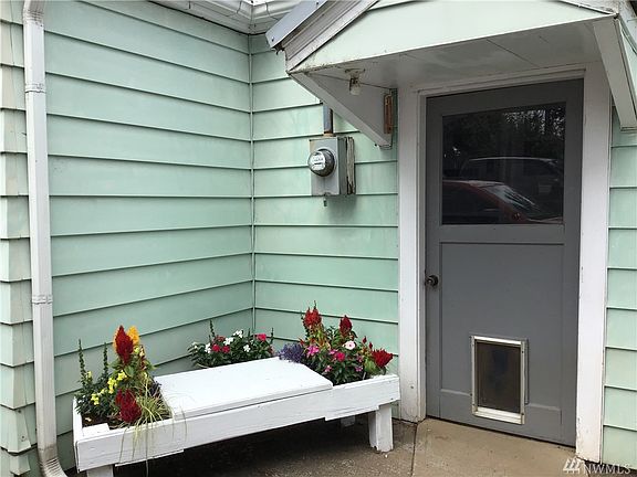 4th image of 615 Leonard Rd