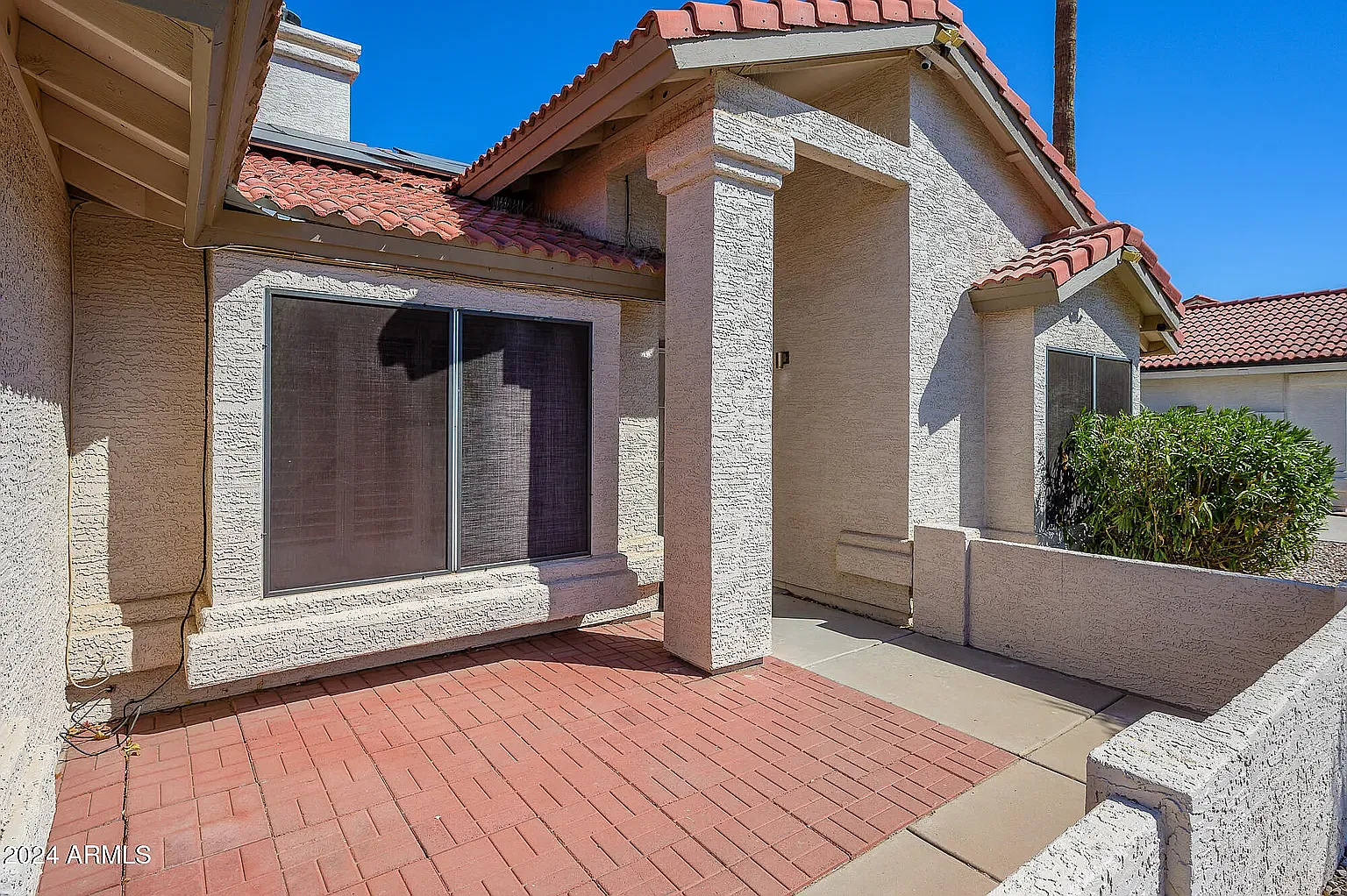 11316 W Willow Ln — Photo 2