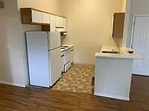 2227 S Stephen Ave #201 — Photo 8