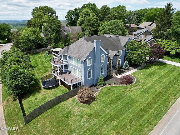 2nd image of 11000 Farragut Hills Blvd
