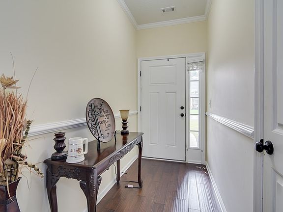 3rd image of 5097 Nokesville Cir