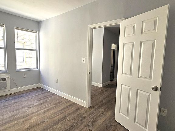 4th image of 1142 SW 4th St APT 9