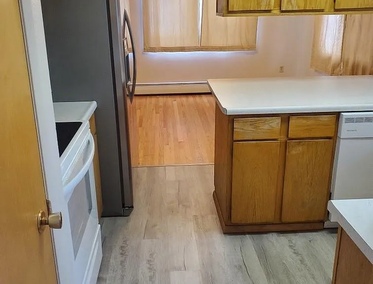 613 Central Ave — Photo 3