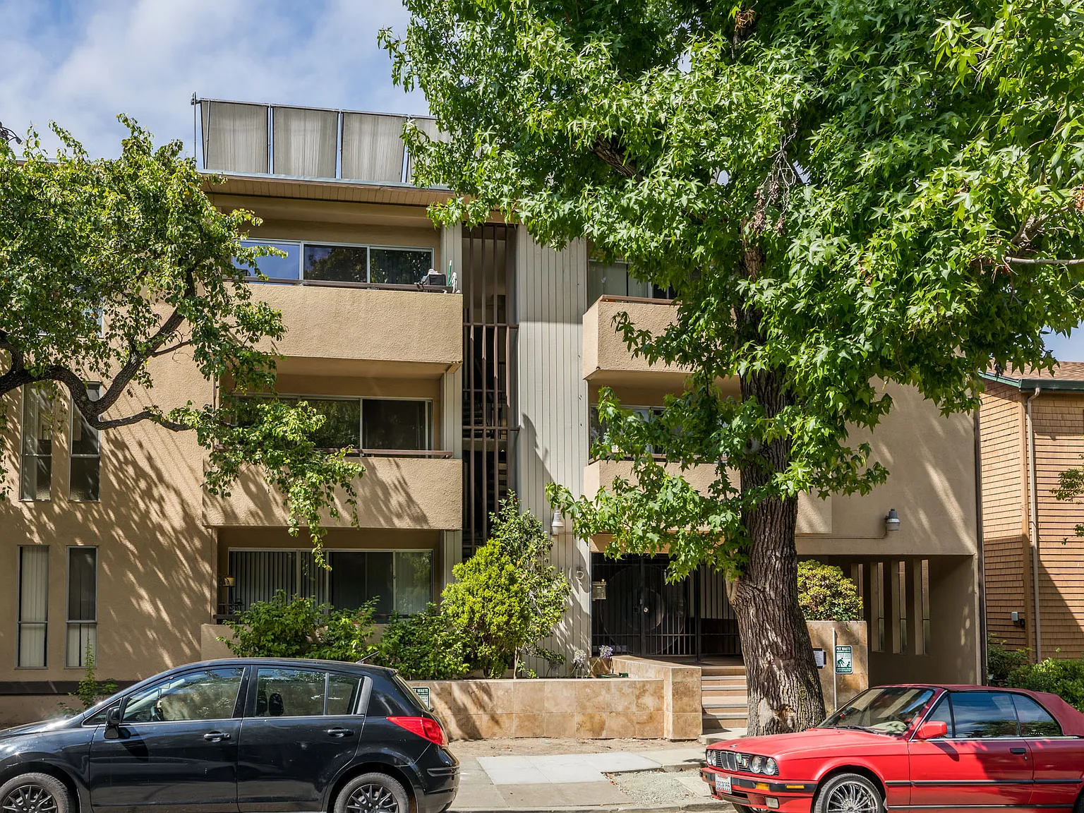 115 Moss — Photo 2