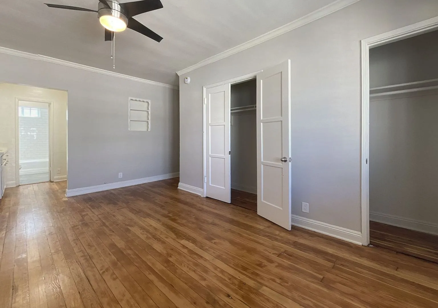 Adams Apartments... Beautiful Studio Apartment Available! Call Now! — Photo 3