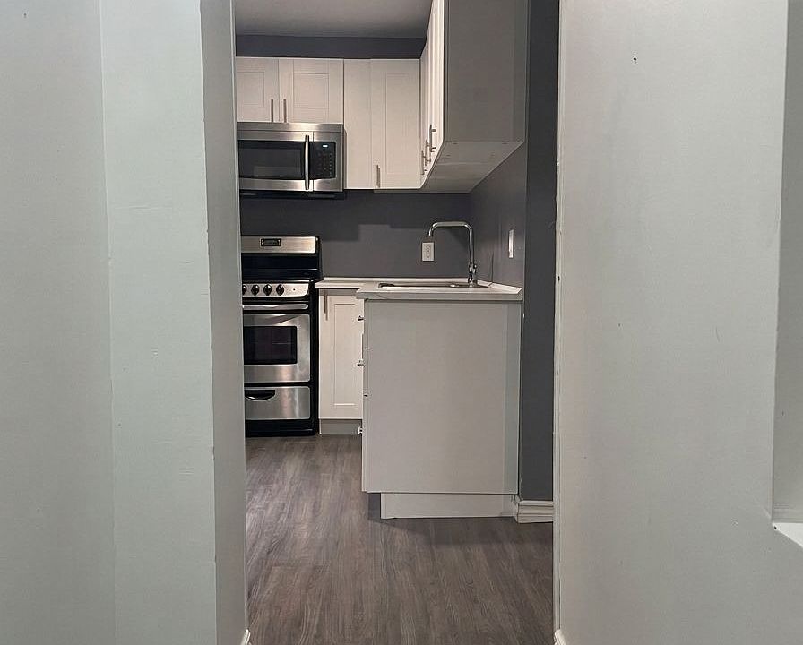 1st image of 70 Victoria Ave S #9