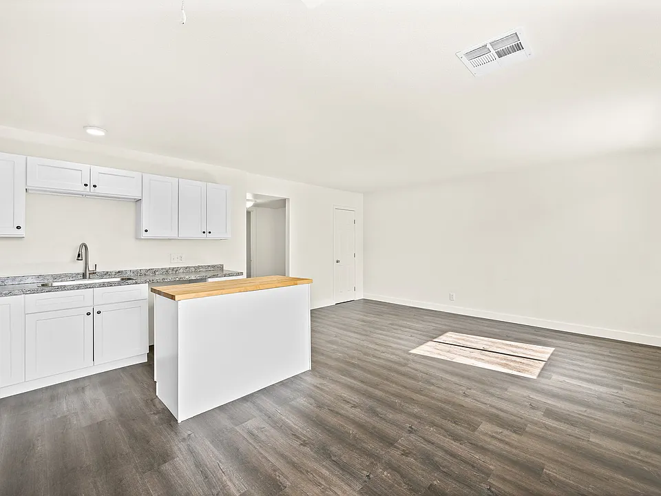 309 Eastminister Ct #D