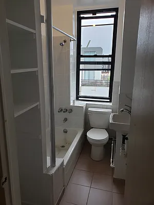 Rented by MCR Realty | media 7