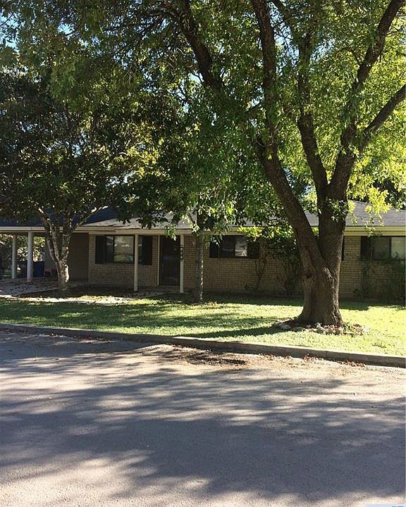 1st image of 789 Boenig St