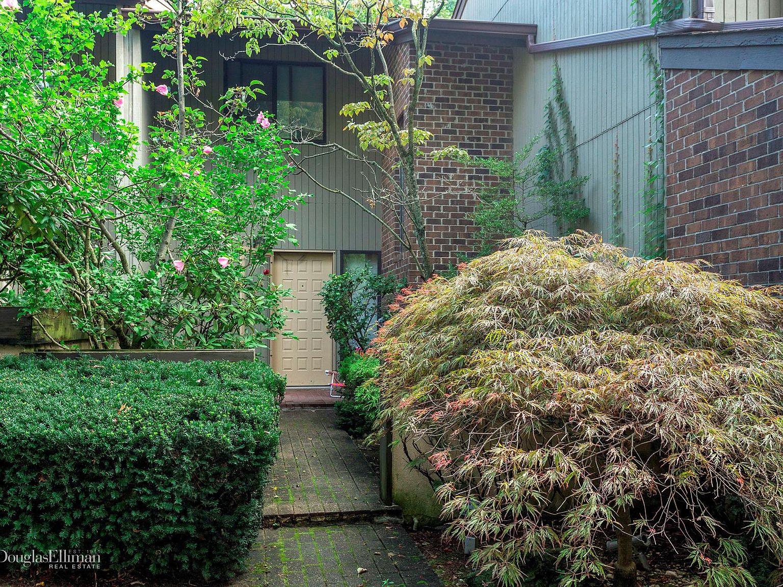 222 Hamlet Dr, Jericho, NY 11753 Zillow