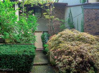 222 Hamlet Dr, Jericho, NY 11753