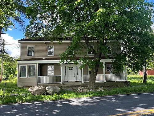 1445 Burlingham Rd Photo 1