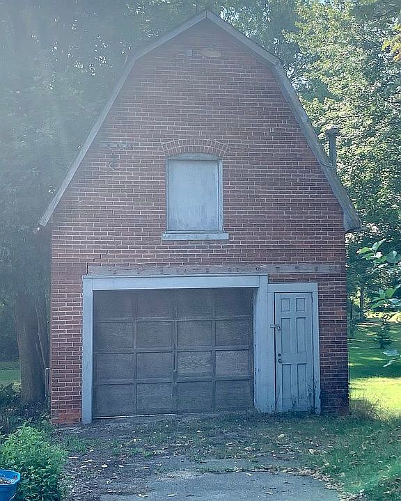 2nd image of 6995 Ridge Hwy
