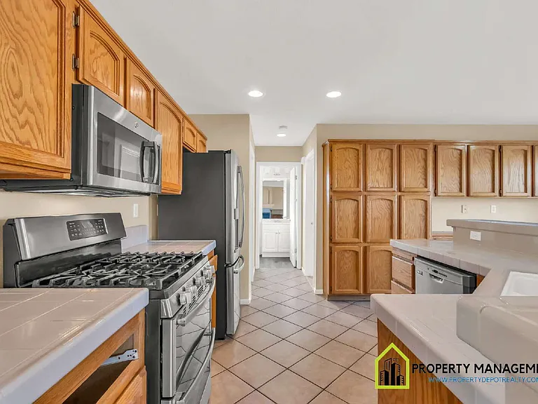 10118 Hampton Oak Dr — Photo 38