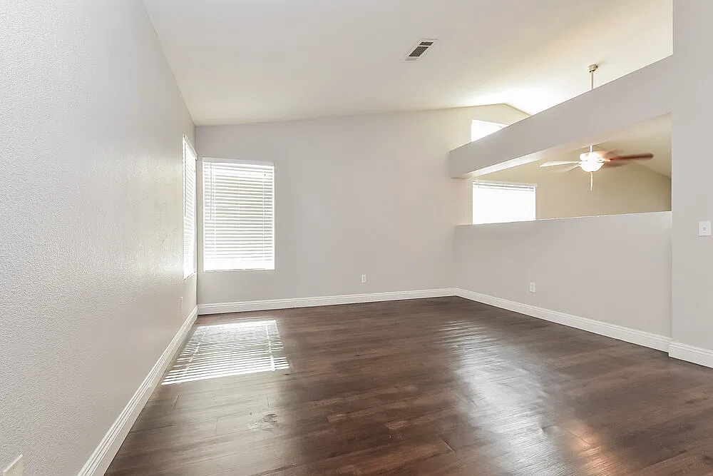4 bed, 2.0 bath, 1595 sqft, $2,095 — Photo 4