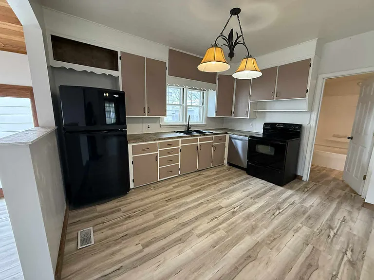 2202 D Ave — Photo 20