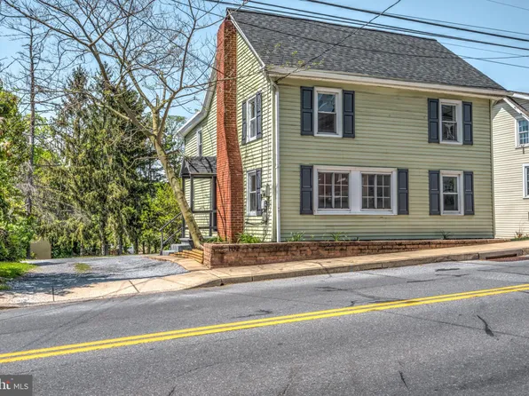 102 N Reamstown Rd, Stevens, PA 17578
