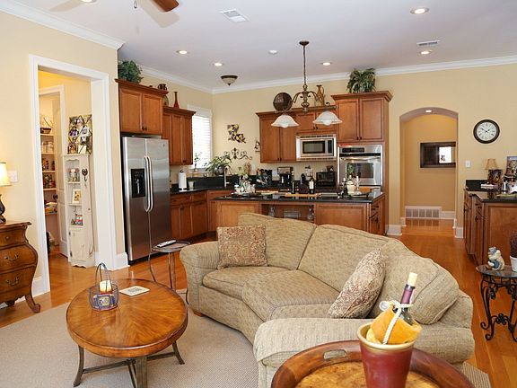 3rd image of 3036 Oakleigh Manor Ln