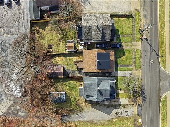 4th image of 183 Carpenter Rd
