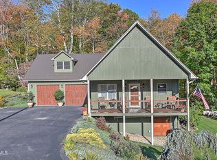 122 Orchard Meadows Ln, Roan Mountain, TN 37687