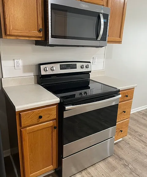 Smooth top stove was warmer cabinet below