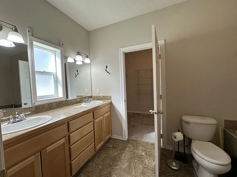 12405 E Aunnic Ln — Photo 10