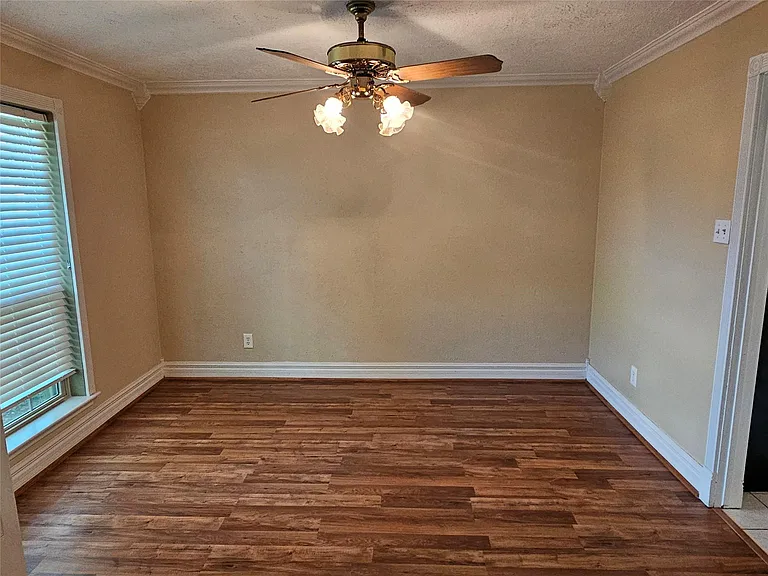 3414 Knob Hill St — Photo 10