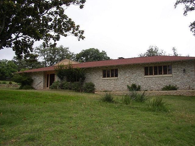 1st image of 330 Valley Dr