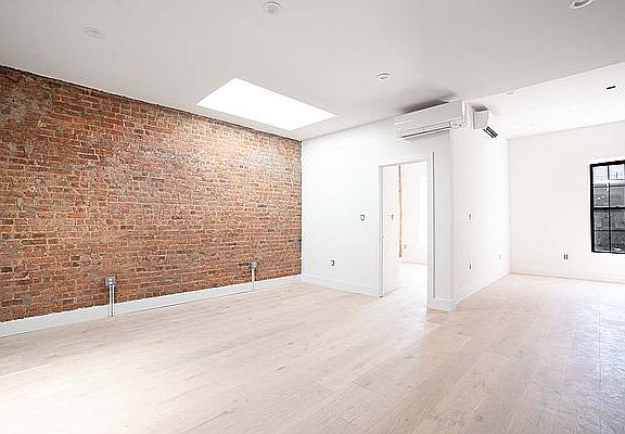 4th image of 958 Rogers Ave #5