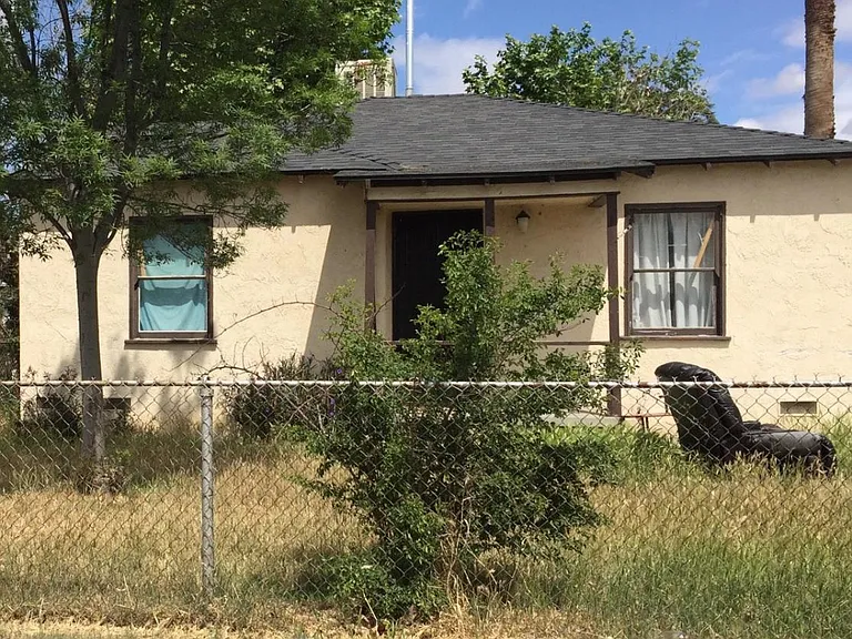 1002 Woodrow Ave — Photo 1