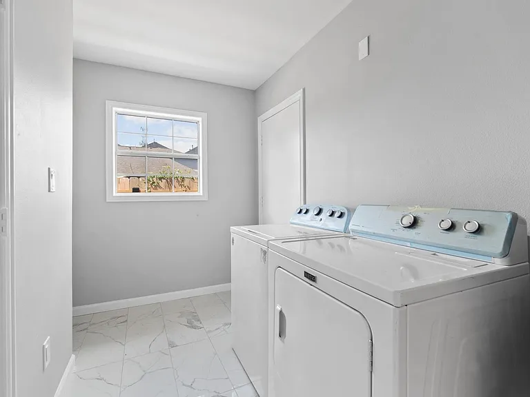 2220 Holman St — Photo 13