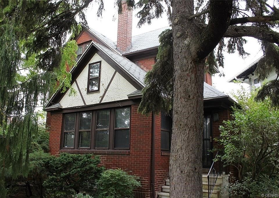 1st image of 35 University Ave