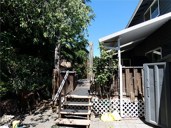 4th image of 3608 Northshore Boulevard NE