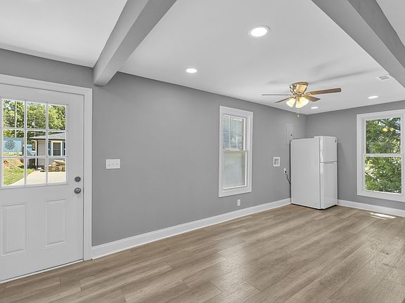 5th image of 223 4th Ave E