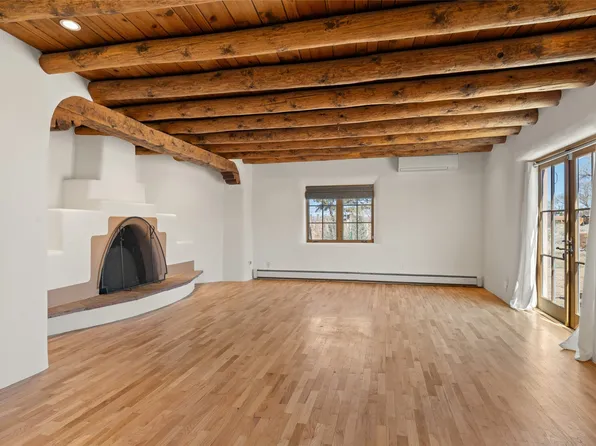 2347 Botulph Rd, Santa Fe, NM 87505