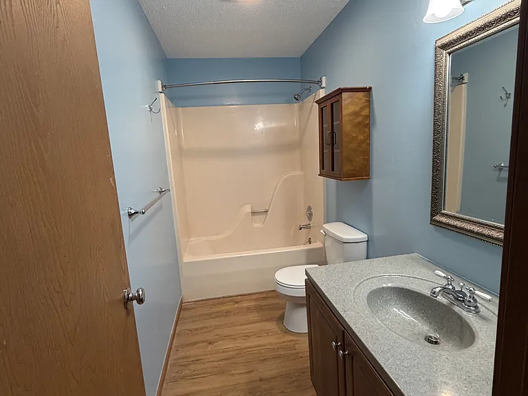 24 Twin Oaks Dr — Photo 13