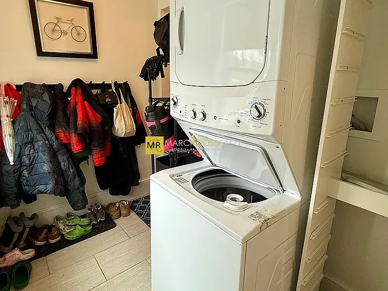 253 Brown St #1 — Photo 1