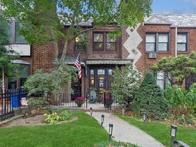 9315 68th Ave, Flushing, NY, 11375