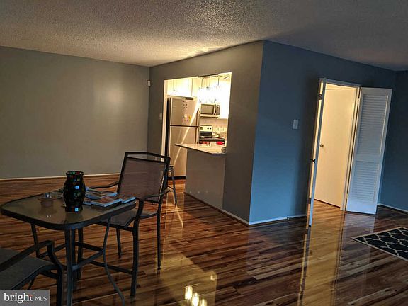4th image of 250 S Reynolds St APT 208