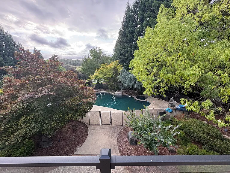 4801 Lexington Cir — Photo 9