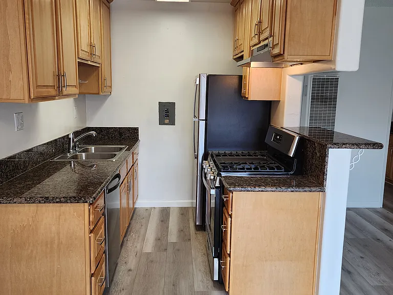 12535 Pacific Ave #7 — Photo 3