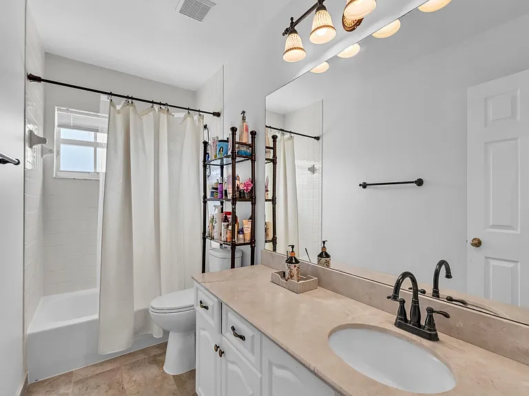 101 Gables Blvd — Photo 19