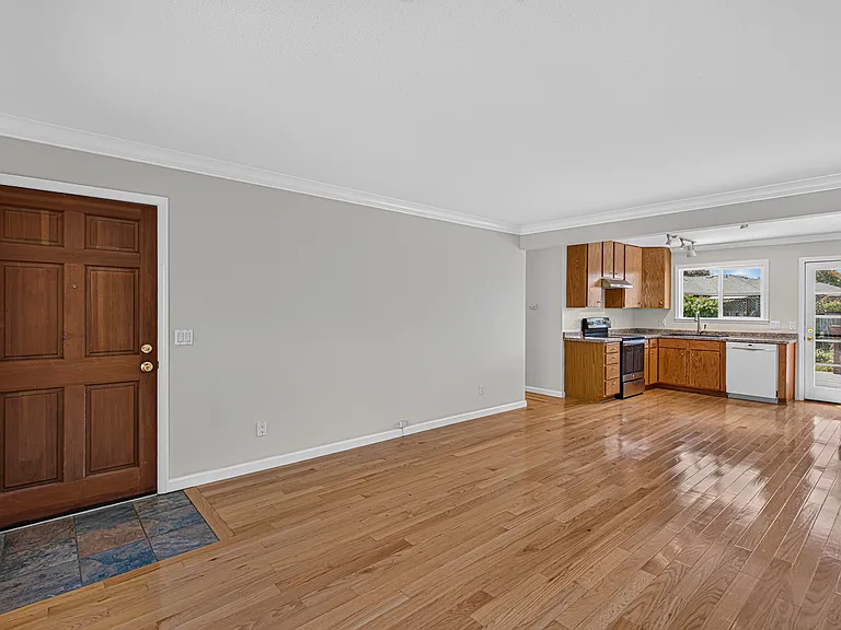 2020 Rivera Dr — Photo 5