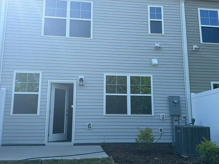 2015 Caen St — Photo 18